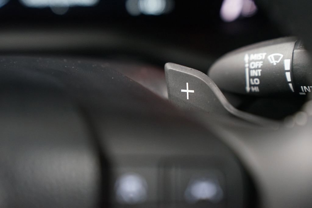 Used 2025 Toyota Camry SE image 15