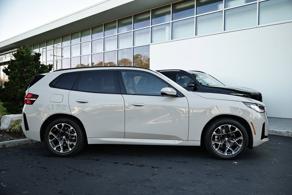 Certified 2025 BMW X3 xDrive30i w/ M Sport Package image 4