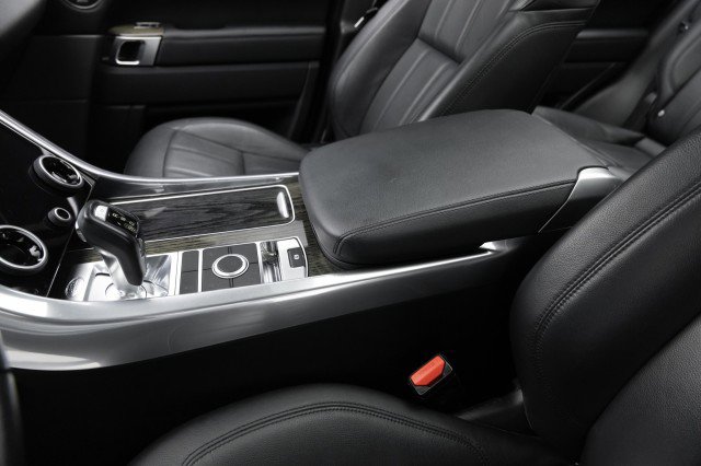Used 2018 Land Rover Range Rover Sport SE image 26