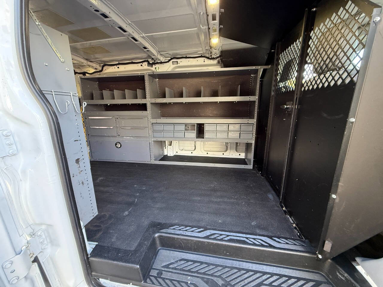 Used 2018 Ford Transit 250 130 Low Roof image 28