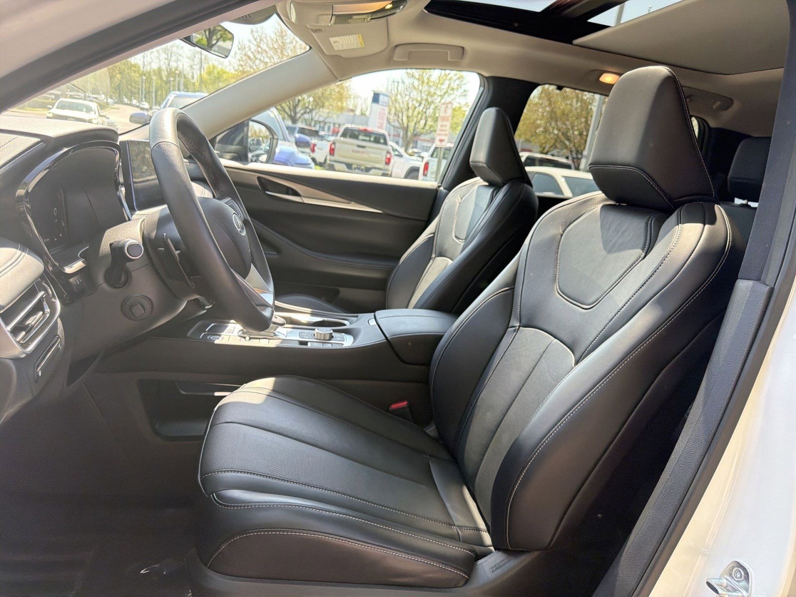Used 2023 INFINITI QX60 Luxe w/ Cargo Package image 13
