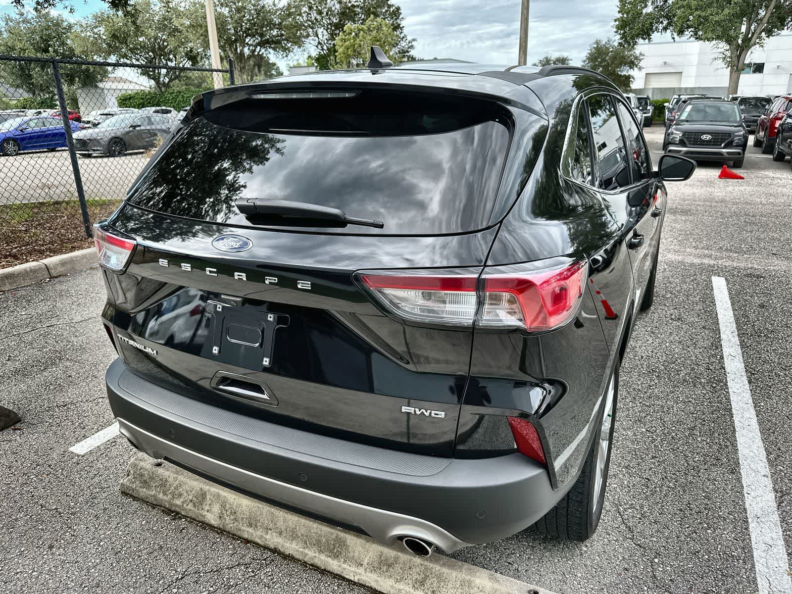 Used 2022 Ford Escape Titanium w/ Titanium Elite Package AWD/4WD image 8
