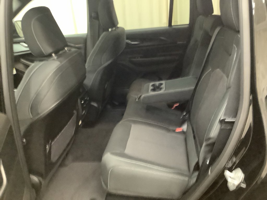 New 2025 Jeep Grand Cherokee Laredo X w/ Luxury Tech Group I image 28