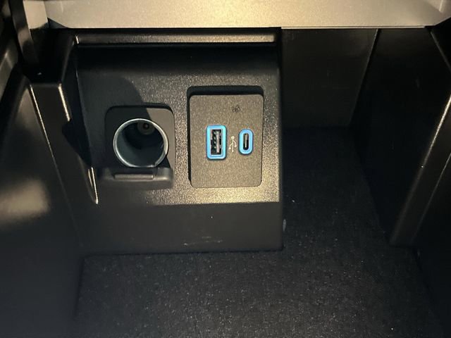 Used 2023 Ford Explorer Limited w/ Limited Technology Package image 25