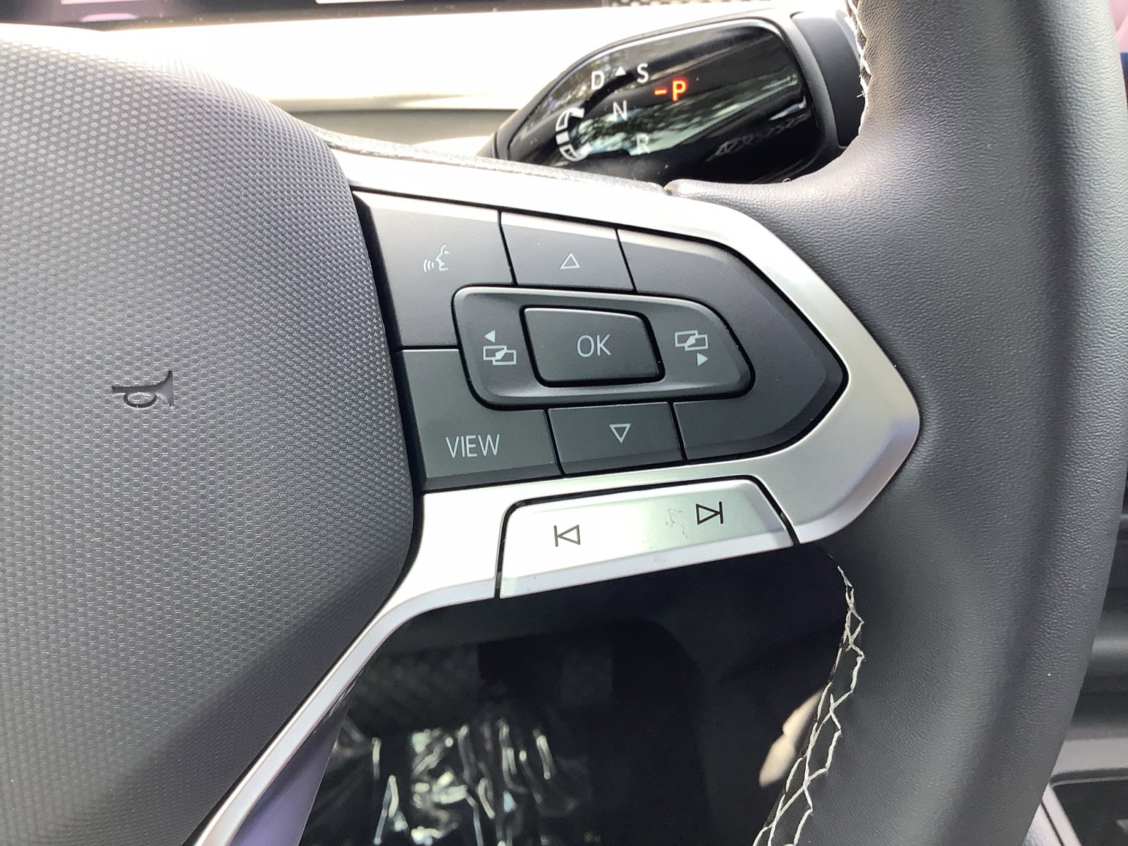 New 2026 Volkswagen Tiguan SE FWD image 26