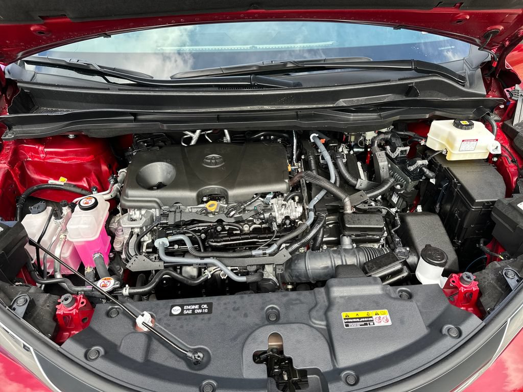 Used 2025 Toyota Sienna XLE FWD image 20
