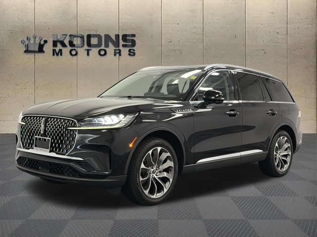 Used 2025 Lincoln Aviator Reserve AWD/4WD image 1