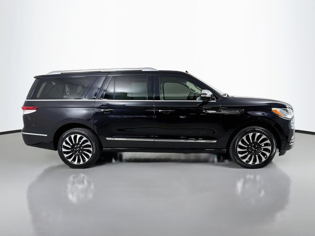 Used 2023 Lincoln Navigator L Black Label AWD/4WD image 4