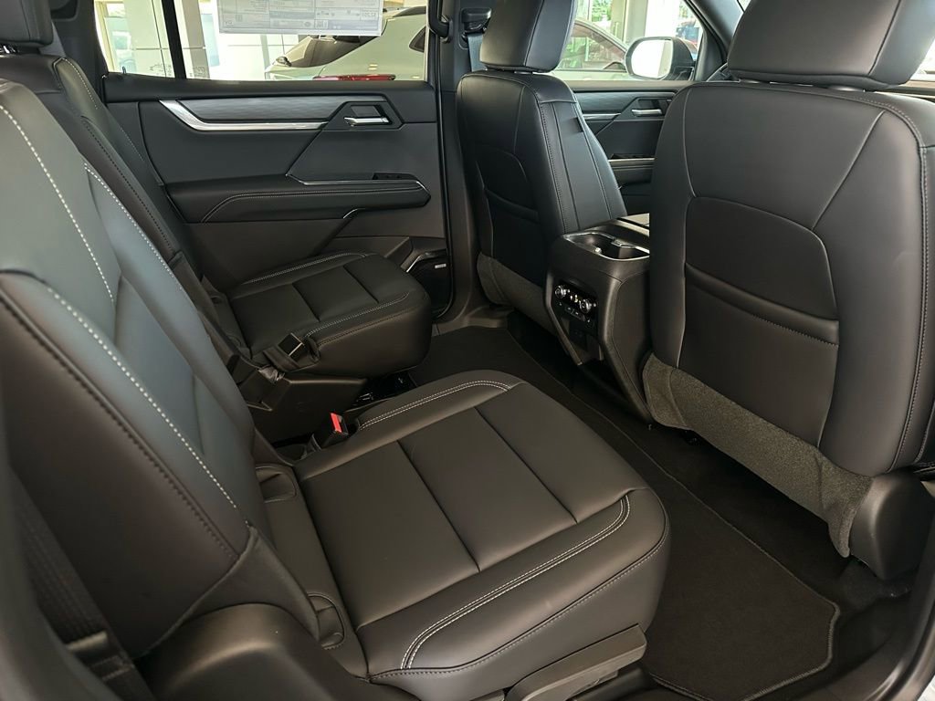 New 2026 GMC Acadia Elevation w/ Super Cruise Package FWD image 17