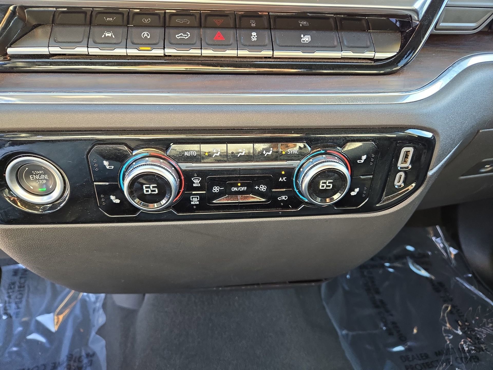 Used 2024 GMC Sierra 1500 SLT AWD/4WD image 30