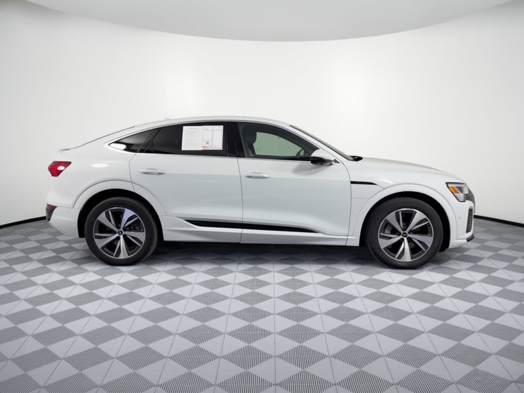 Used 2024 Audi Q8 e-tron Premium Plus AWD/4WD image 8