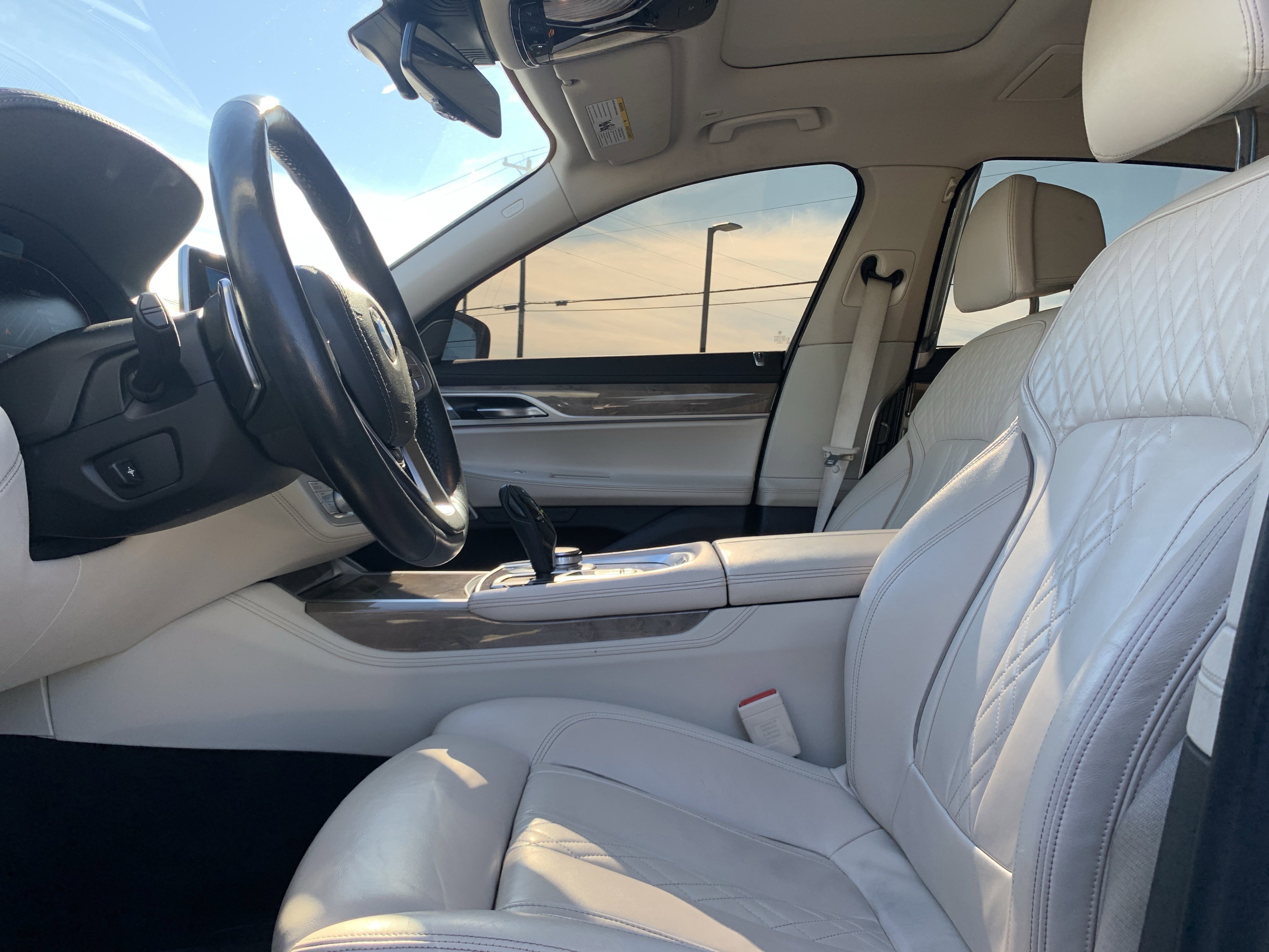 Used 2020 BMW 740i w/ Premium Package image 16