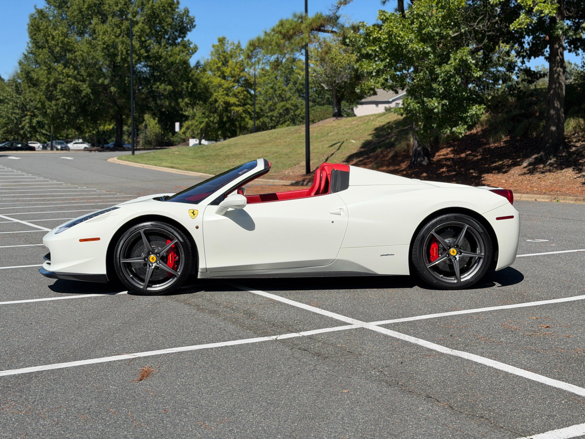 Used 2015 Ferrari 458 Spider RWD image 6