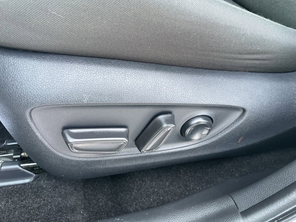 Used 2025 Toyota RAV4 XLE image 4