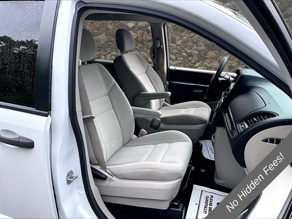 Used 2019 Dodge Grand Caravan SE w/ UConnect Hands-Free Group FWD image 7
