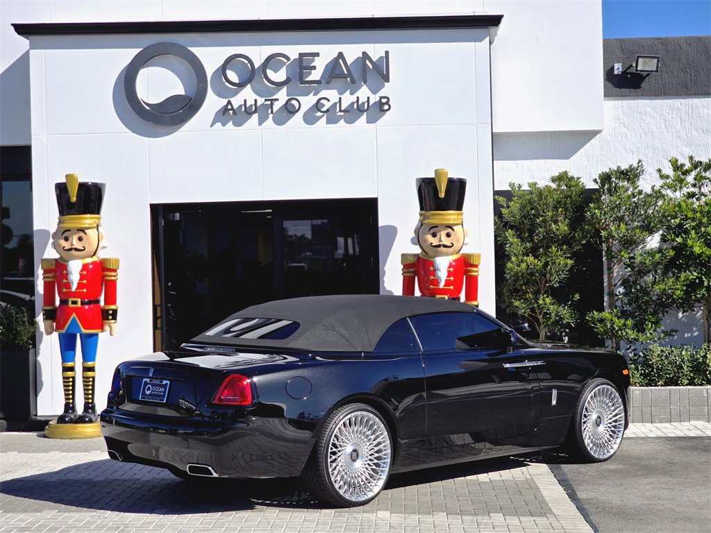 Used 2020 Rolls-Royce Dawn image 4