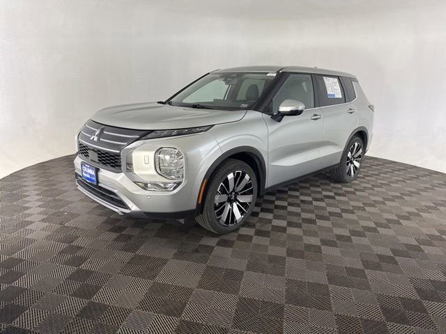 Used 2025 Mitsubishi Outlander SE AWD/4WD image 4