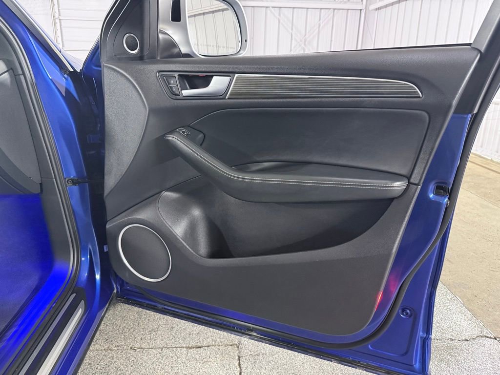 Used 2015 Audi SQ5 Prestige w/ Prestige Package image 39