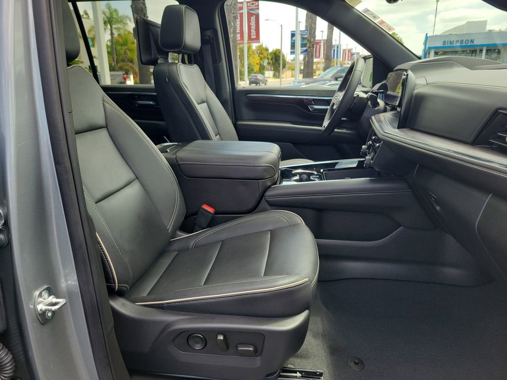 Used 2025 Chevrolet Tahoe Premier AWD/4WD image 20