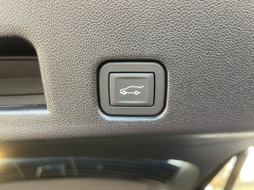 New 2026 Chevrolet Traverse LT w/ Driver Confidence Package image 32