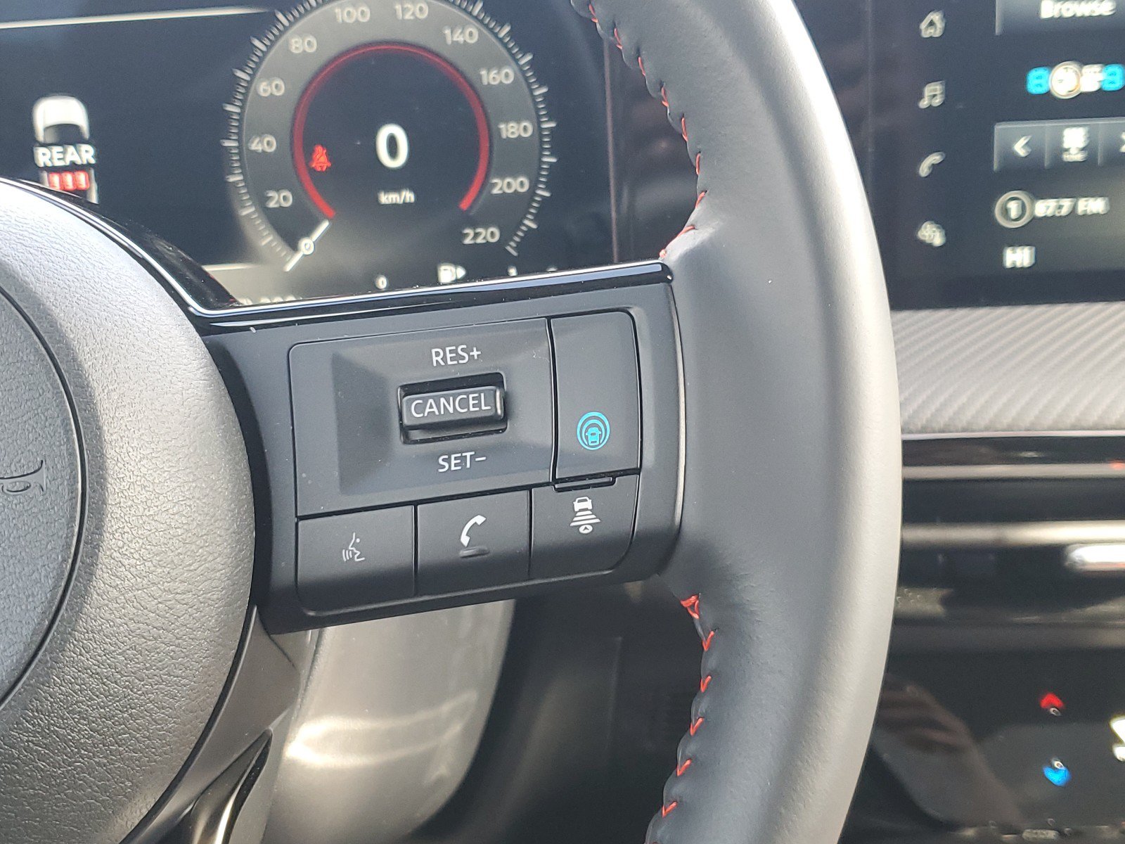 Certified 2025 Nissan Kicks SR AWD/4WD image 19