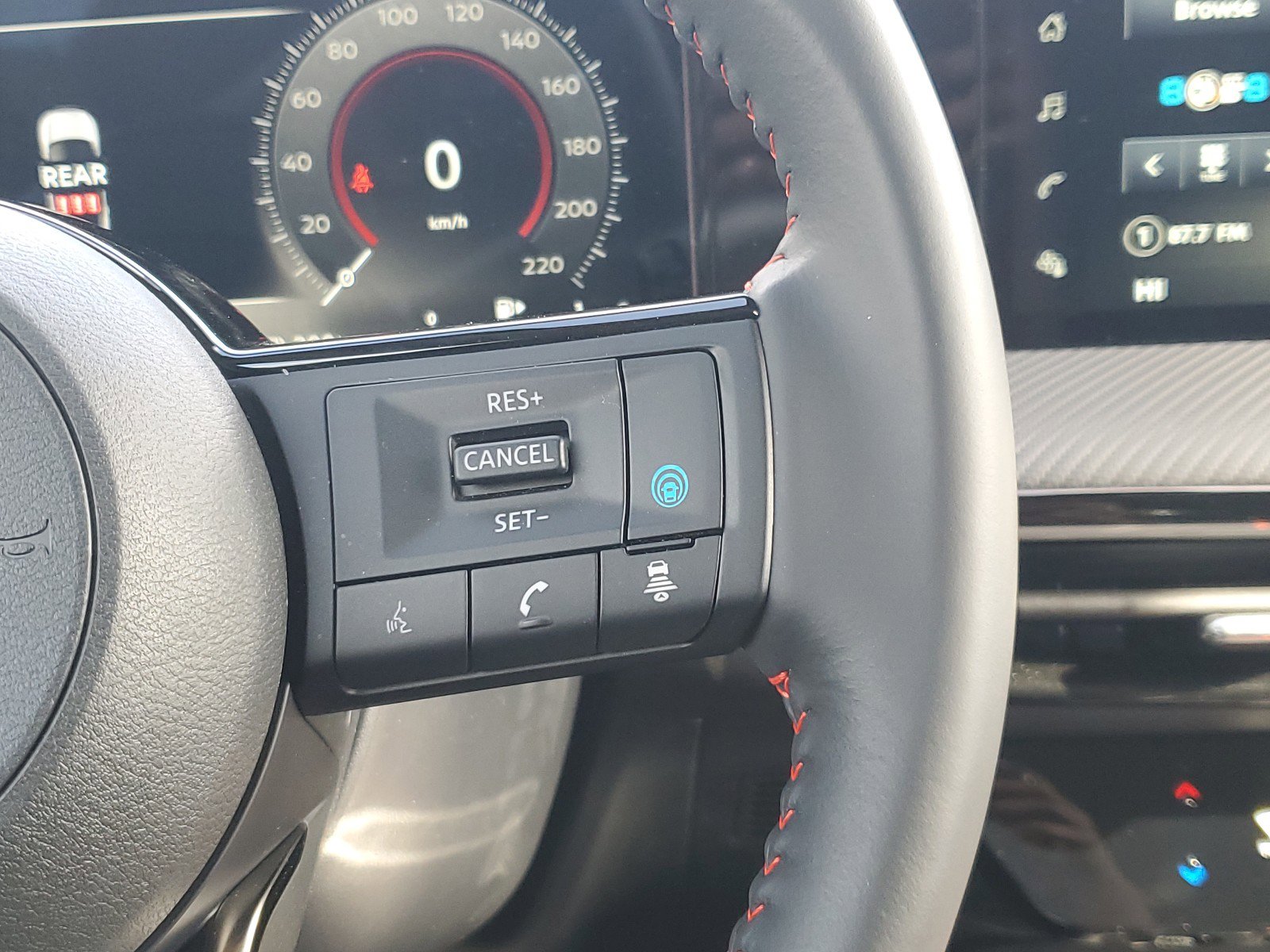 Certified 2025 Nissan Kicks SR image 19