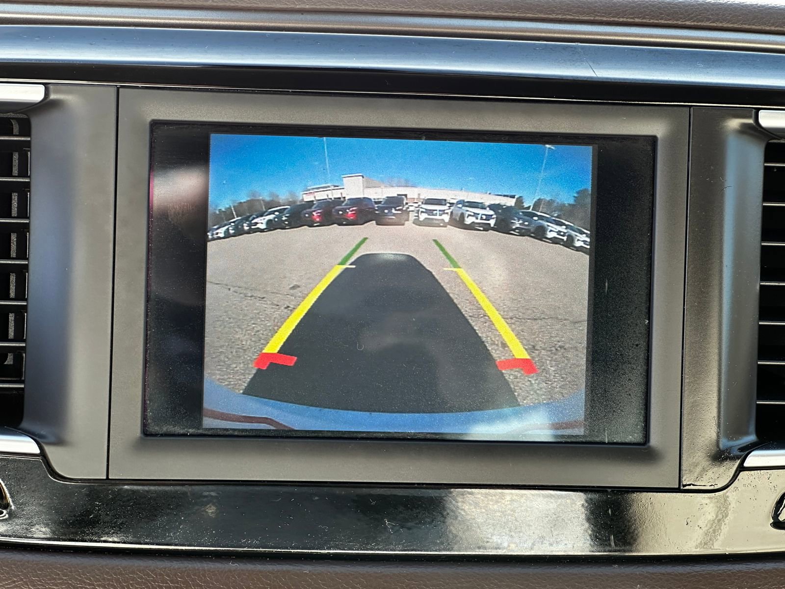 Used 2018 Chrysler Pacifica Touring-L image 30