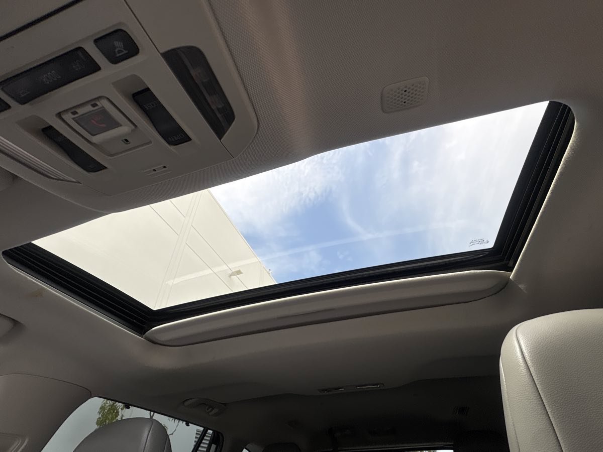 Used 2022 Toyota Highlander XLE FWD image 29