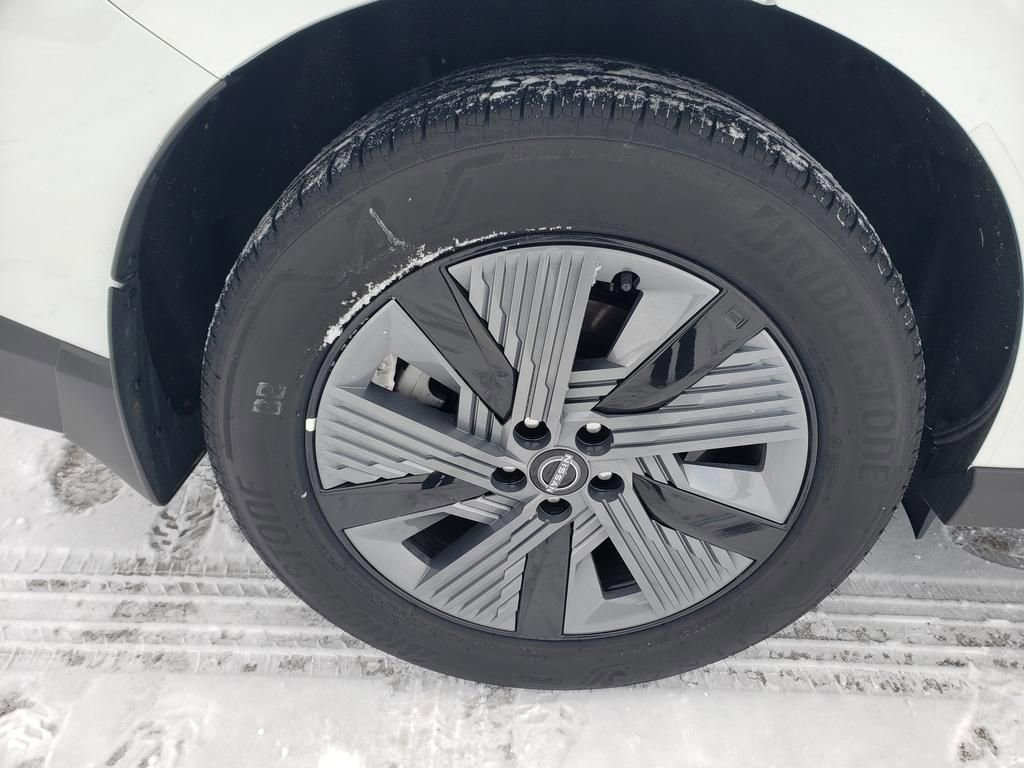 Certified 2025 Nissan Murano SV AWD/4WD image 44