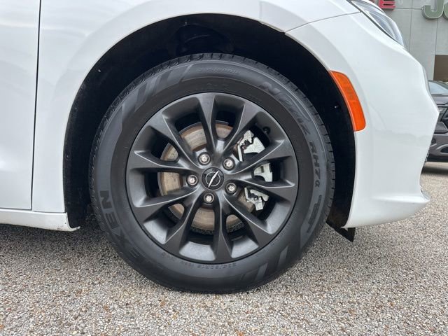 Used 2021 Chrysler Pacifica Touring-L w/ S Appearance Package FWD image 53