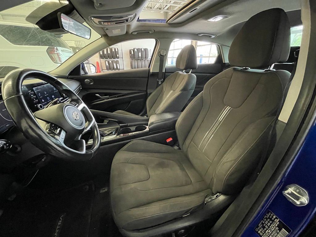 Used 2022 Hyundai Elantra SEL w/ Convenience + Premium Package FWD image 23
