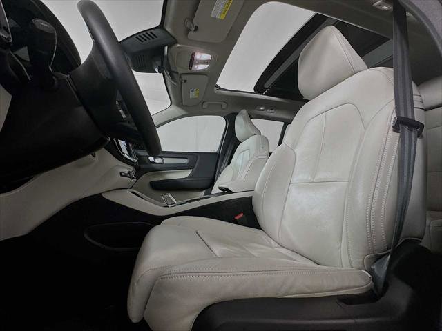 Used 2023 Volvo XC40 B5 Plus w/ Driver Assist Package AWD/4WD image 19
