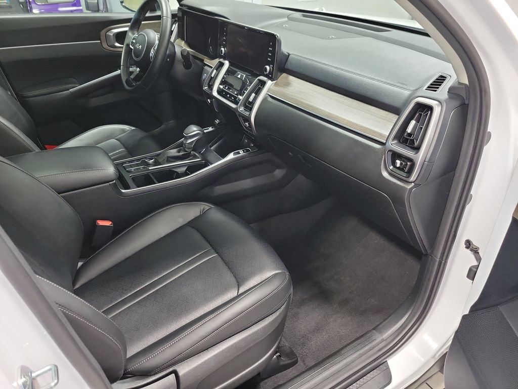 Used 2023 Kia Sorento S w/ Panoramic Sunroof Package AWD/4WD image 15
