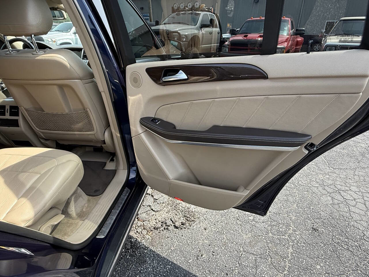 Used 2014 Mercedes-Benz GL 350 BlueTEC 4MATIC image 27