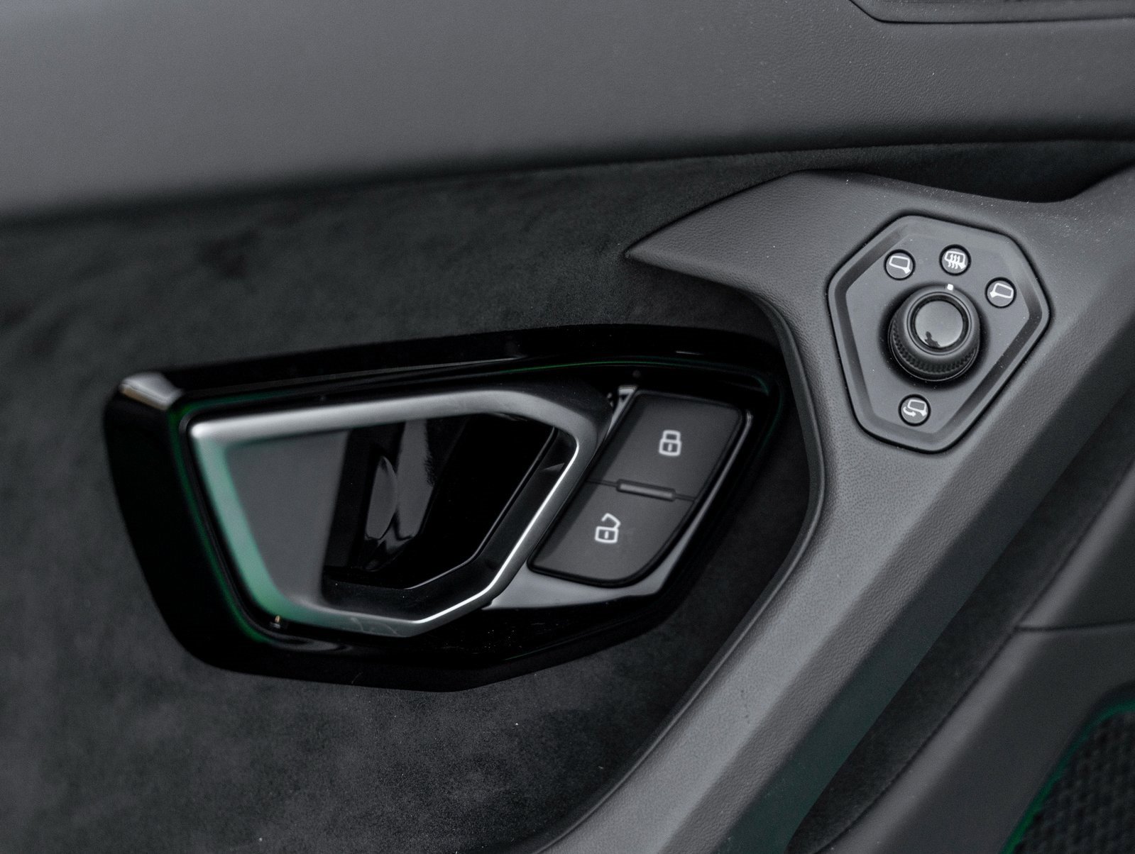 Used 2023 Lamborghini Huracan EVO image 22