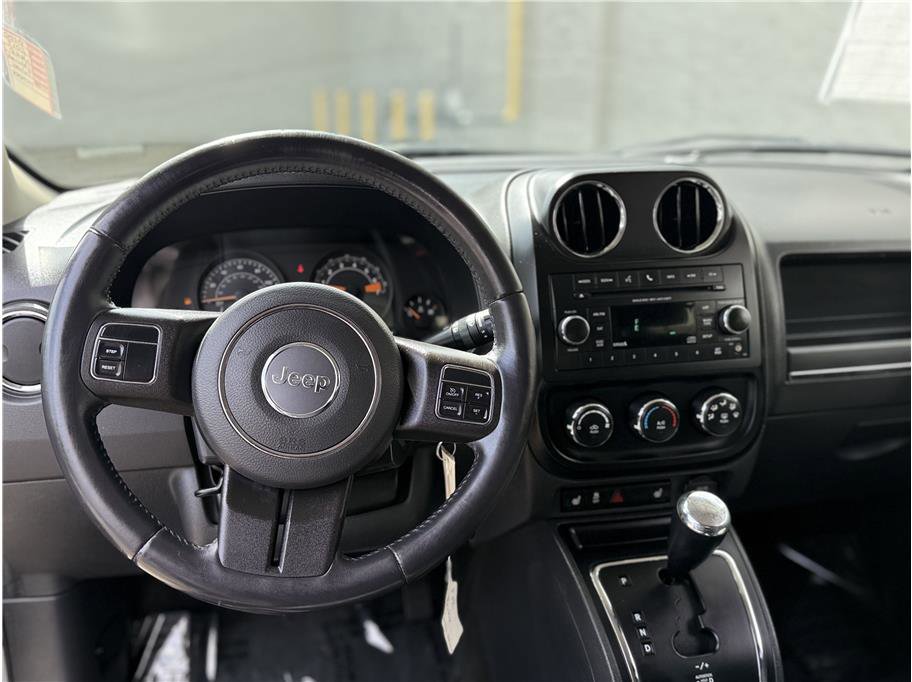 Used 2017 Jeep Patriot Latitude image 11