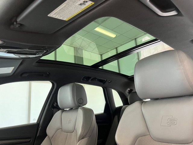 Used 2018 Audi SQ5 Premium Plus w/ Navigation Package AWD/4WD image 24