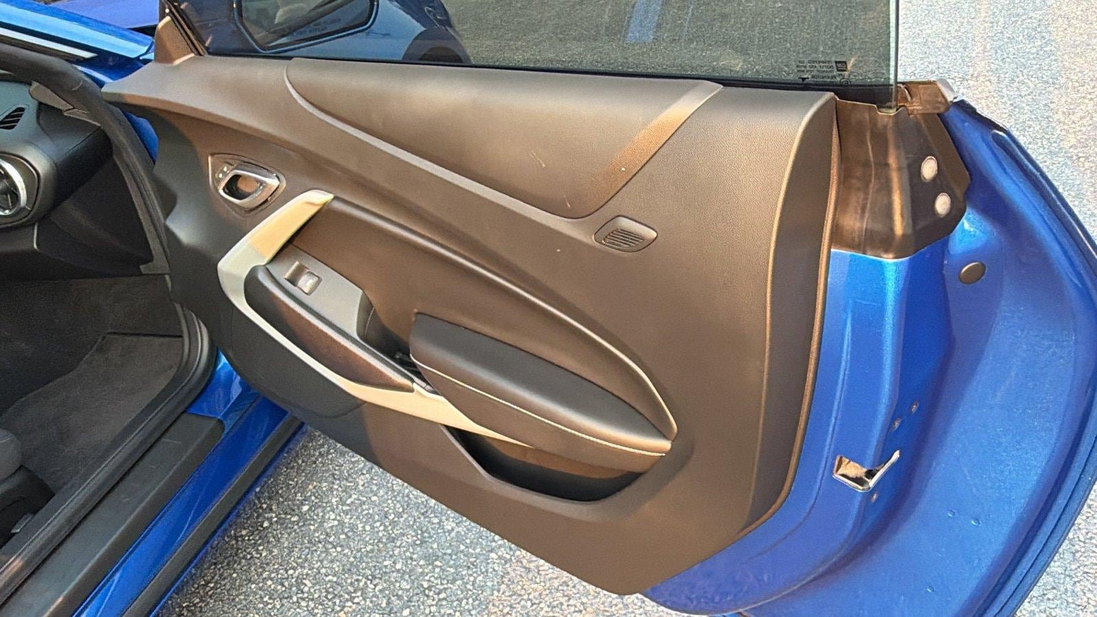 Used 2018 Chevrolet Camaro LT RWD image 18