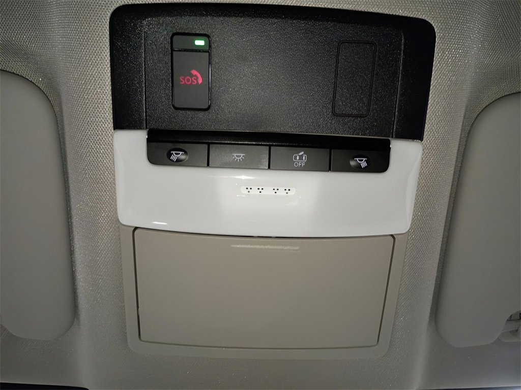 Used 2023 Nissan Rogue SV image 15