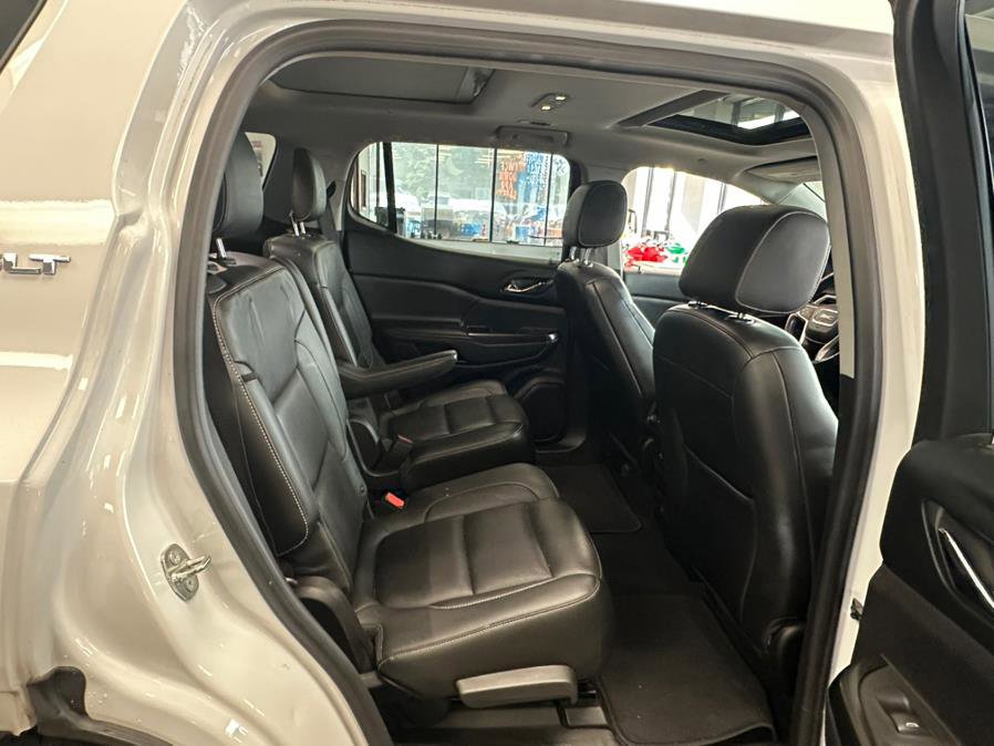 Used 2018 GMC Acadia SLT image 29