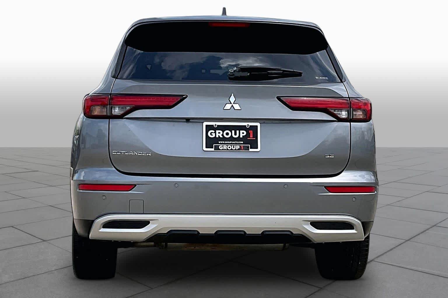Used 2024 Mitsubishi Outlander SE AWD/4WD image 5