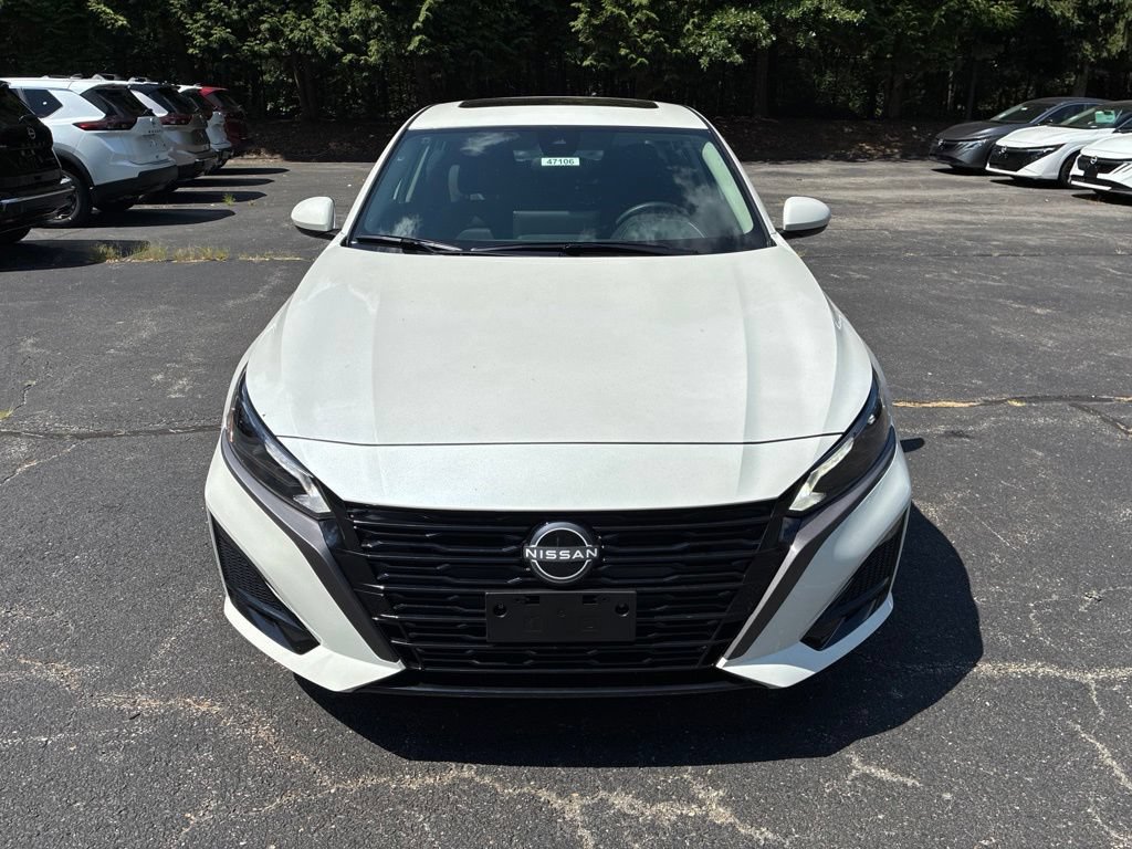New 2026 Nissan Altima 2.5 SV w/ SV Special Edition Package AWD/4WD image 2