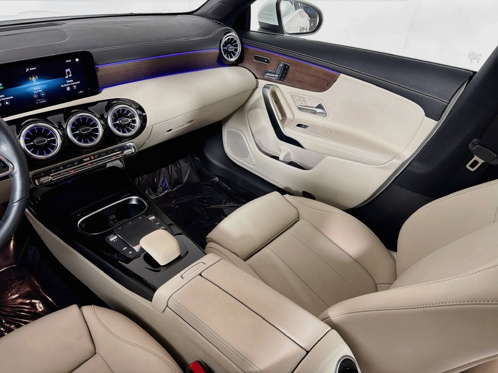 Used 2023 Mercedes-Benz CLA 250 4MATIC w/ Premium Package image 23
