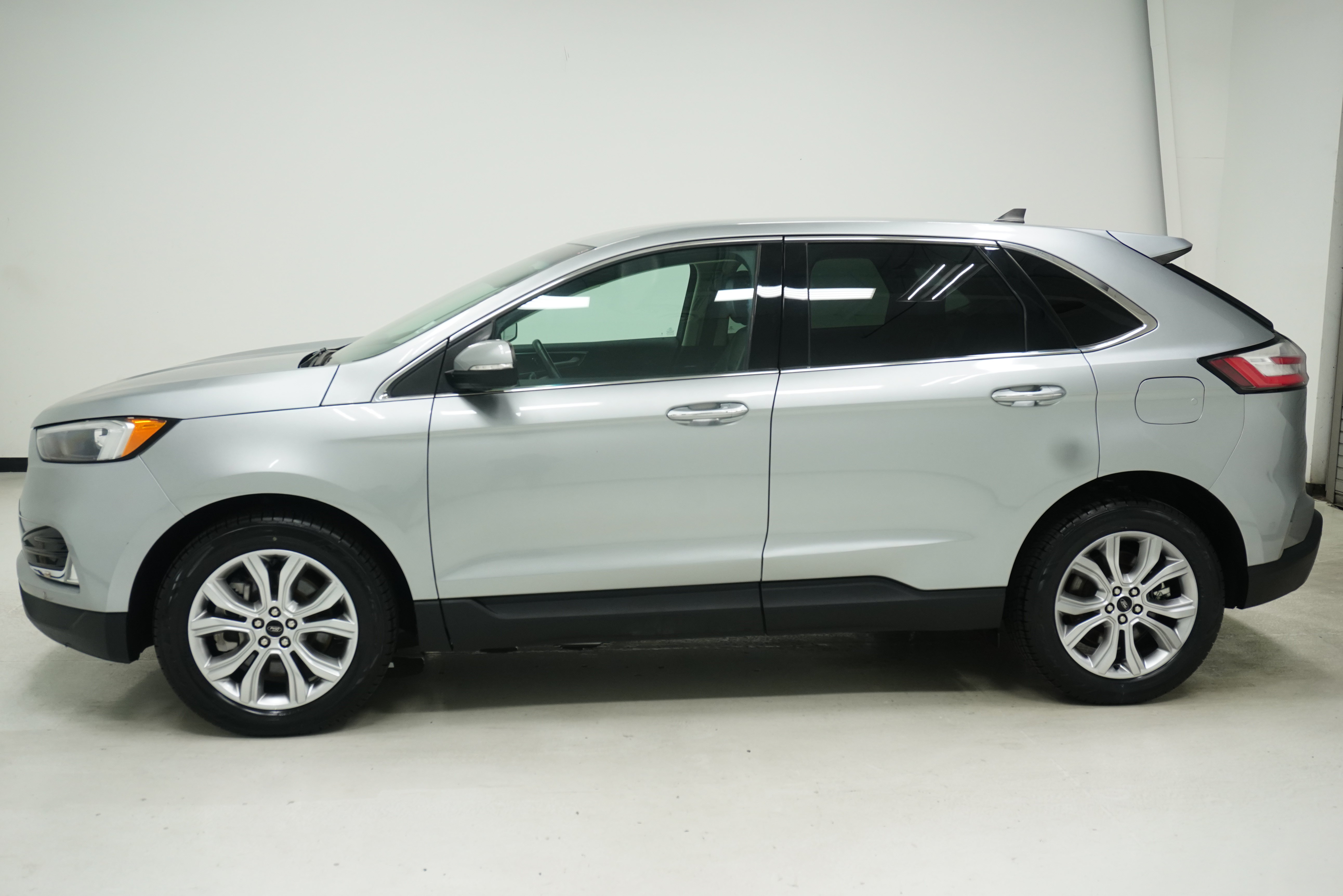 Used 2024 Ford Edge Titanium AWD/4WD image 7