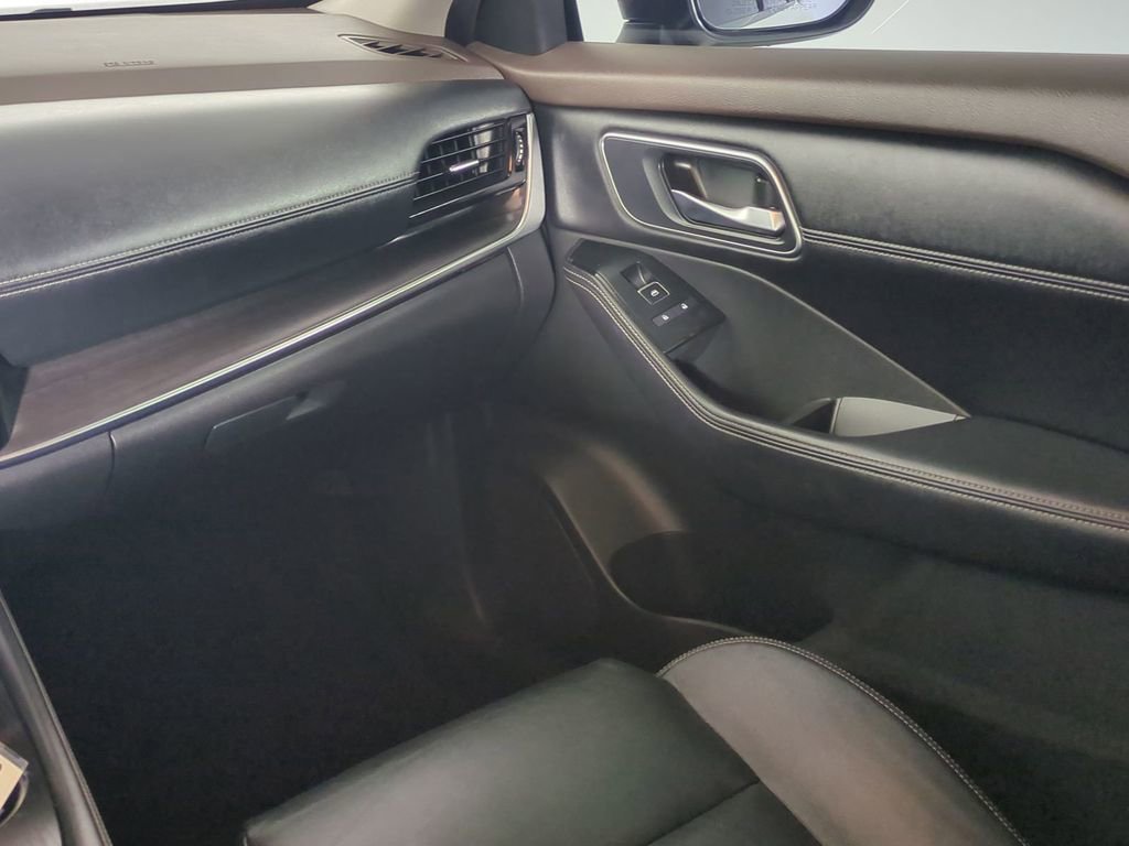 Used 2021 Nissan Rogue SL FWD image 20