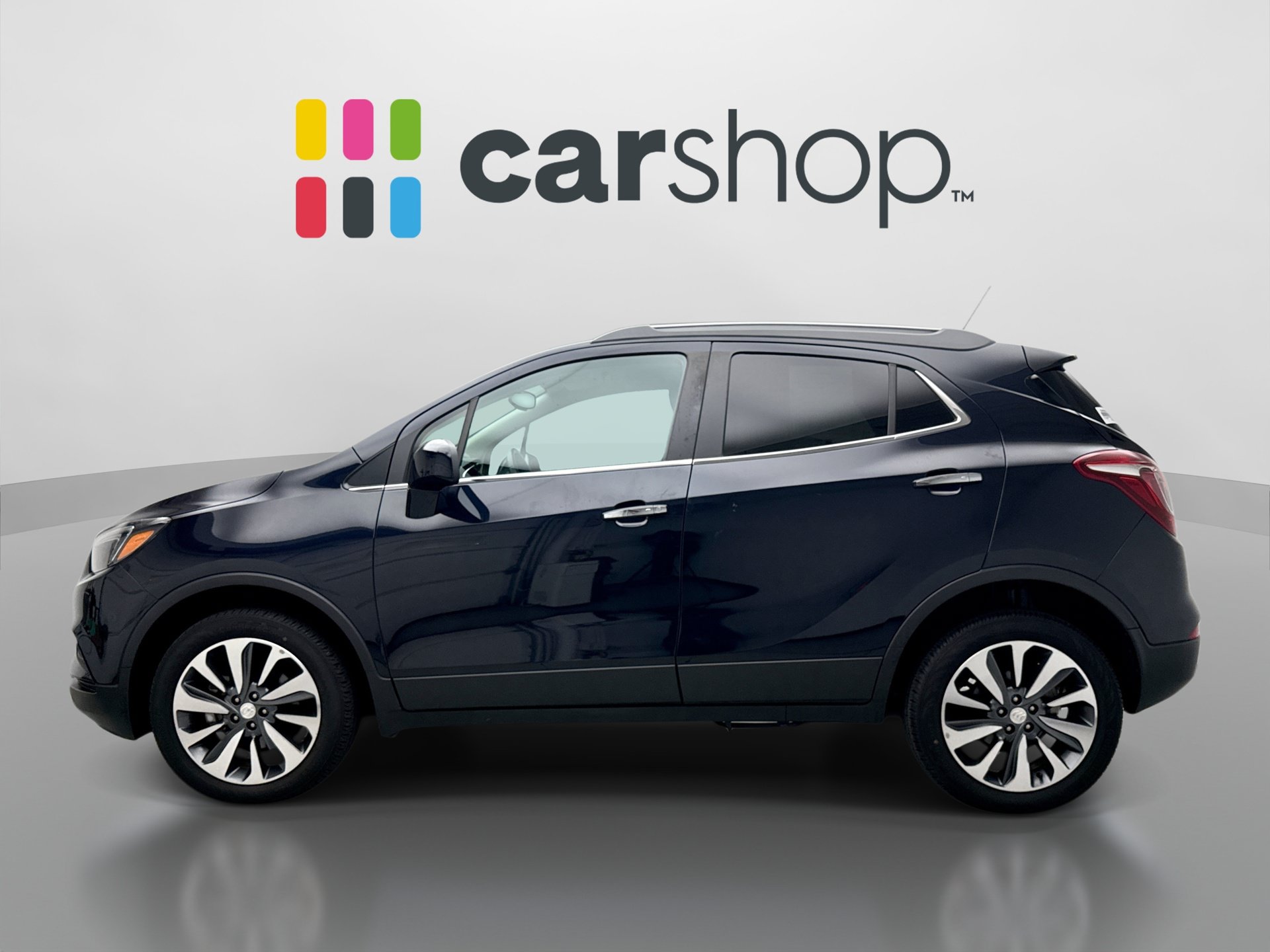Used 2022 Buick Encore Preferred AWD/4WD image 2