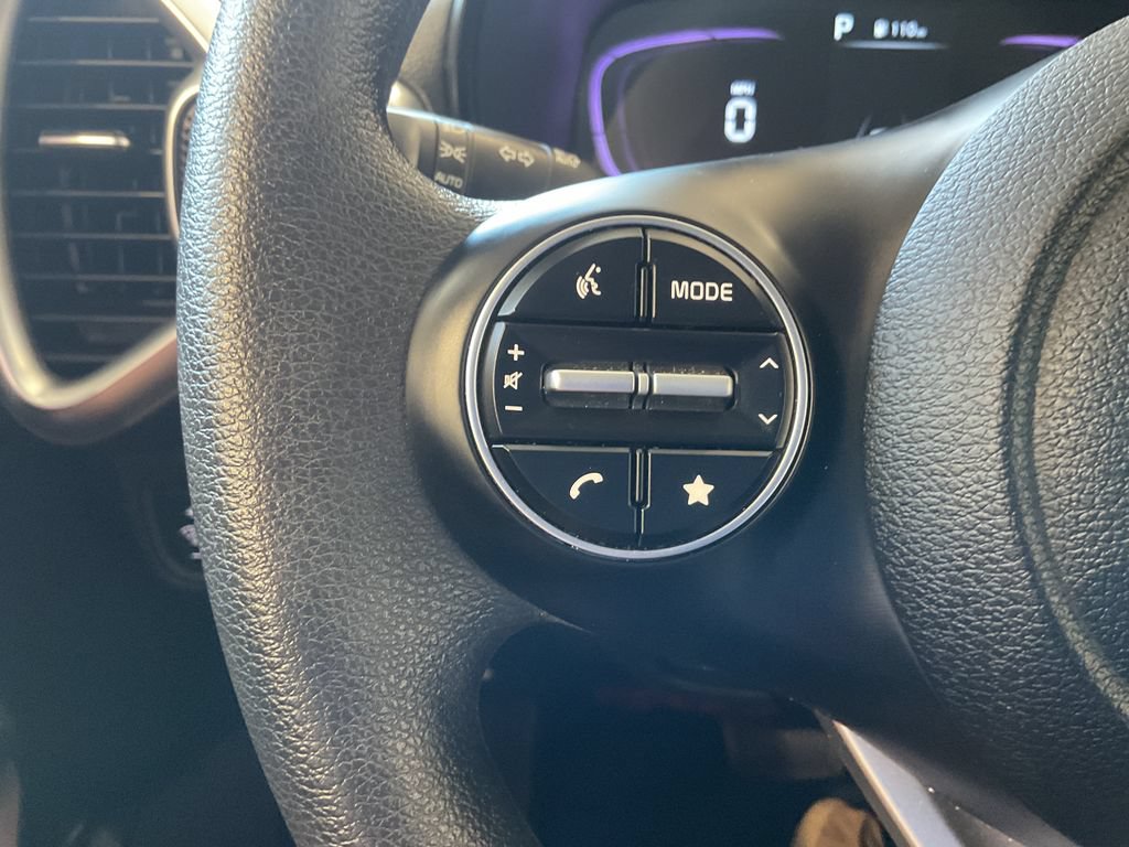 Used 2025 Kia Soul LX FWD image 17