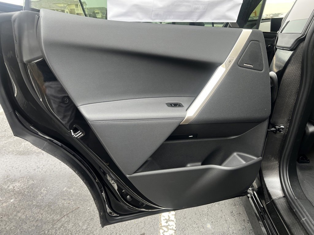 Used 2025 BMW iX xDrive50 image 17