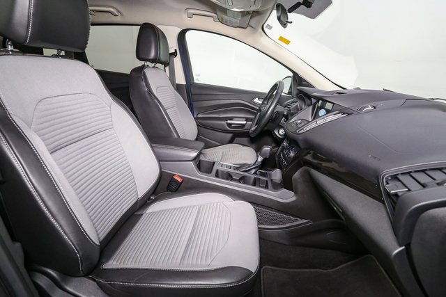 Used 2017 Ford Escape SE w/ Equipment Group 201A image 17