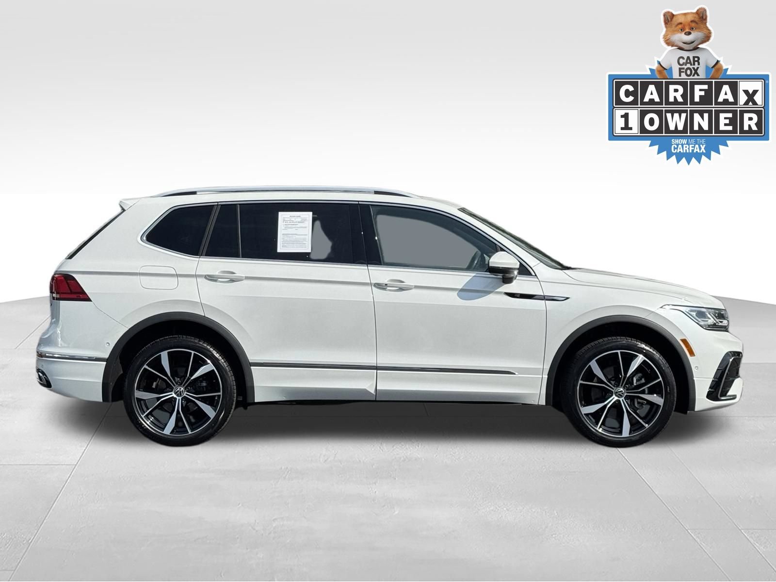 Used 2024 Volkswagen Tiguan SEL R-Line AWD/4WD image 3